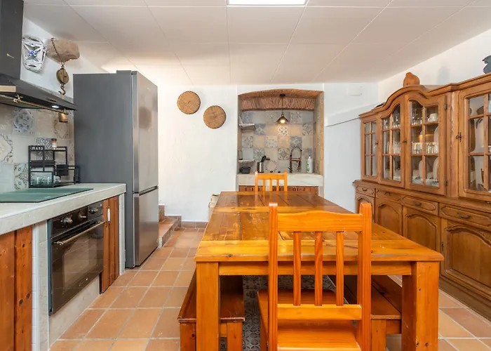 Masia Garriga, Casa Gran Будинок відпочинку Жерона